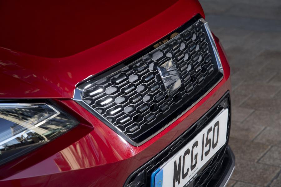 Логотип Seat Arona Xcellence 2017 года  (UK) (фото 16 из 40)
